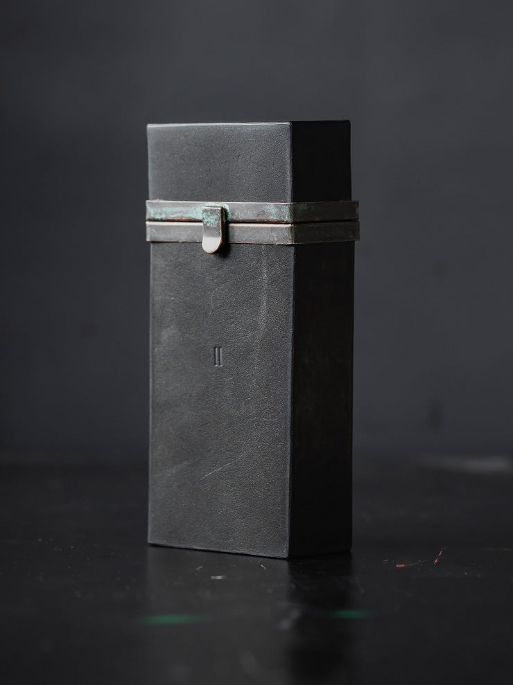 RIGARDS × BORIS BIDJAN SABERI<br/>アイウェア(サングラス)ケース / GENUINE LEATHER & COPPER / AT1111BBS