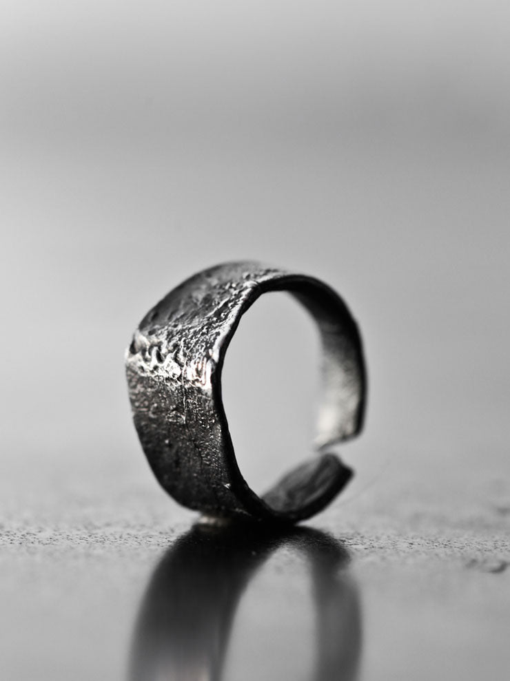 DETAJ <br> PRIMITIVE RING / BLACK