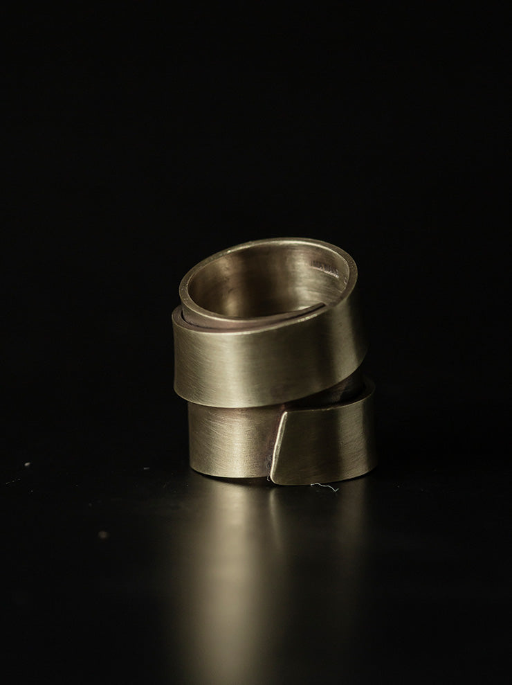 UMA WANG X DETAJ <br>COIL RING / MATTE GOLD