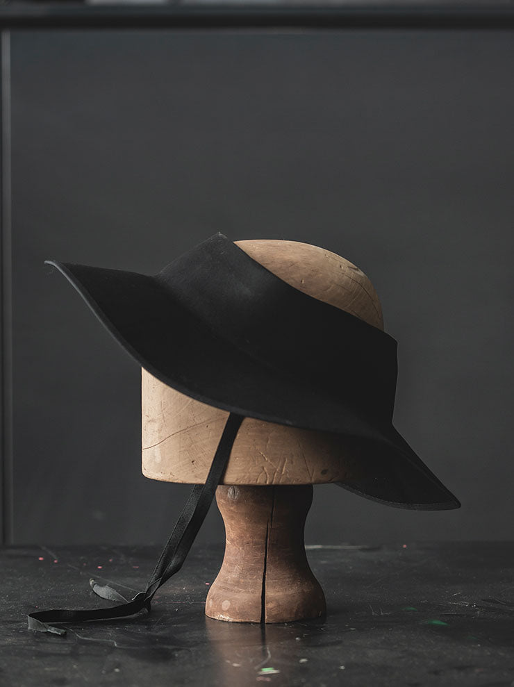 HORISAKI<br> Ribbon trimming & strap visor hat / BLACK EB