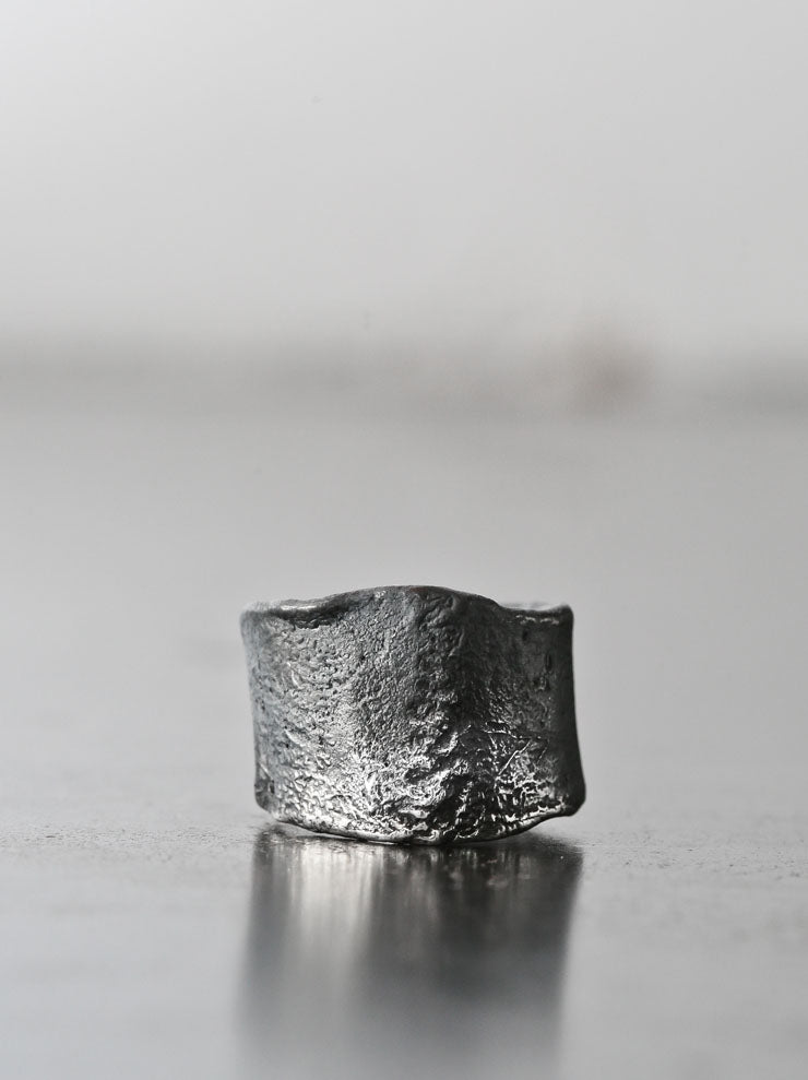 DETAJ<br> PRIMITIVE RING / BLACK