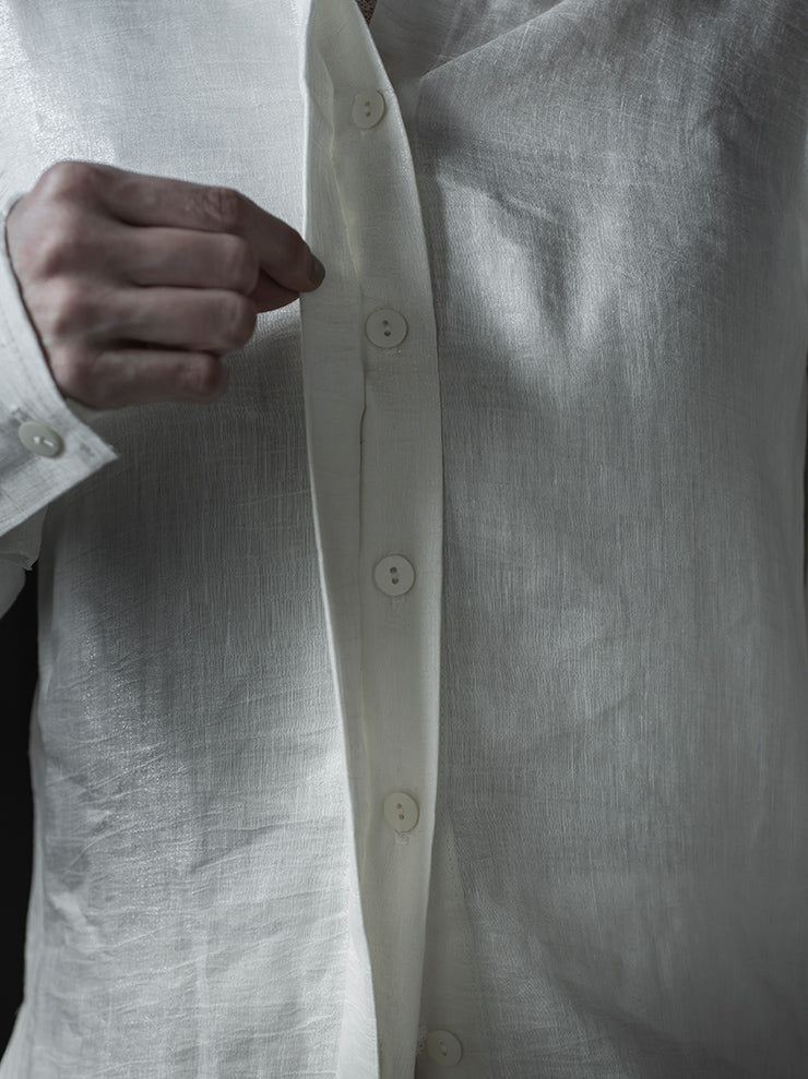 OLUBIYI THOMAS<br>UNISEX バックプリーツシャツ / WHITE