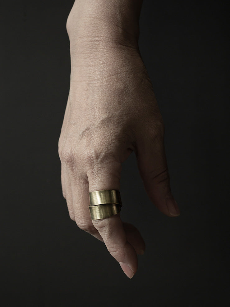 UMA WANG<br> COIL RING / MATTE GOLD