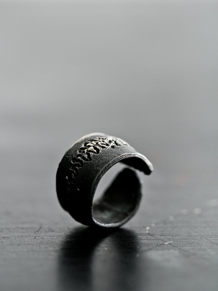 DETAJ<br> PRIMITIVE RING / BLACK