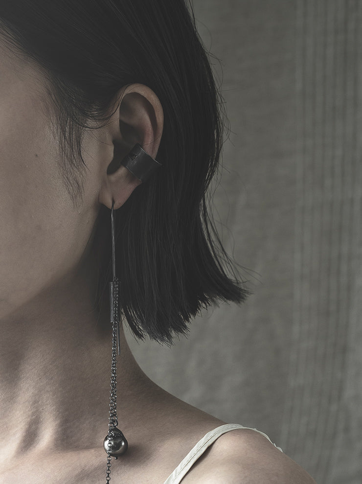 UMA WANG × DETAJ<br> KEYHOLE SILVER EAR CUFF / BLACK