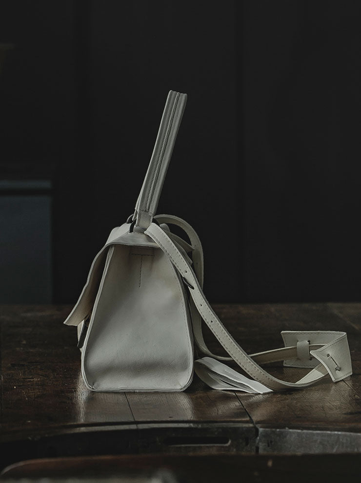 tagliovivo<br> Shoulder bag M / WHITE