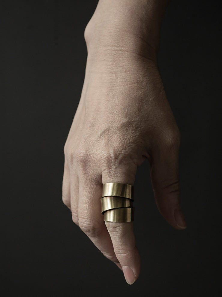 UMA WANG X DETAJ <br>COIL RING / MATTE GOLD