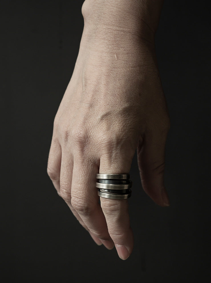 UMA WANG X DETAJ <br>COIL RING / MATTE SILVER