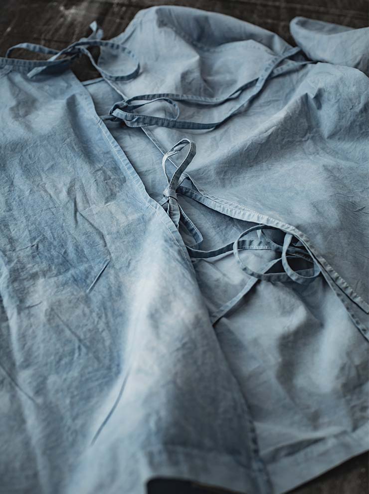 THE BACKWARD VENDOR<br> Curtain set / INDIGO