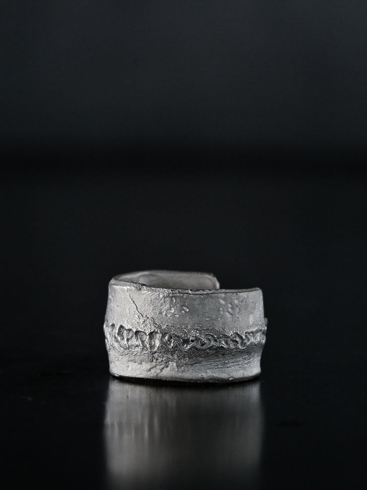 DETAJ<br> PRIMITIVE RING / WHITE