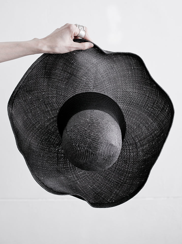 HORISAKI<br> SHVBK015 Sisal Straw Expandable Hat GRAY / ONE SIZE