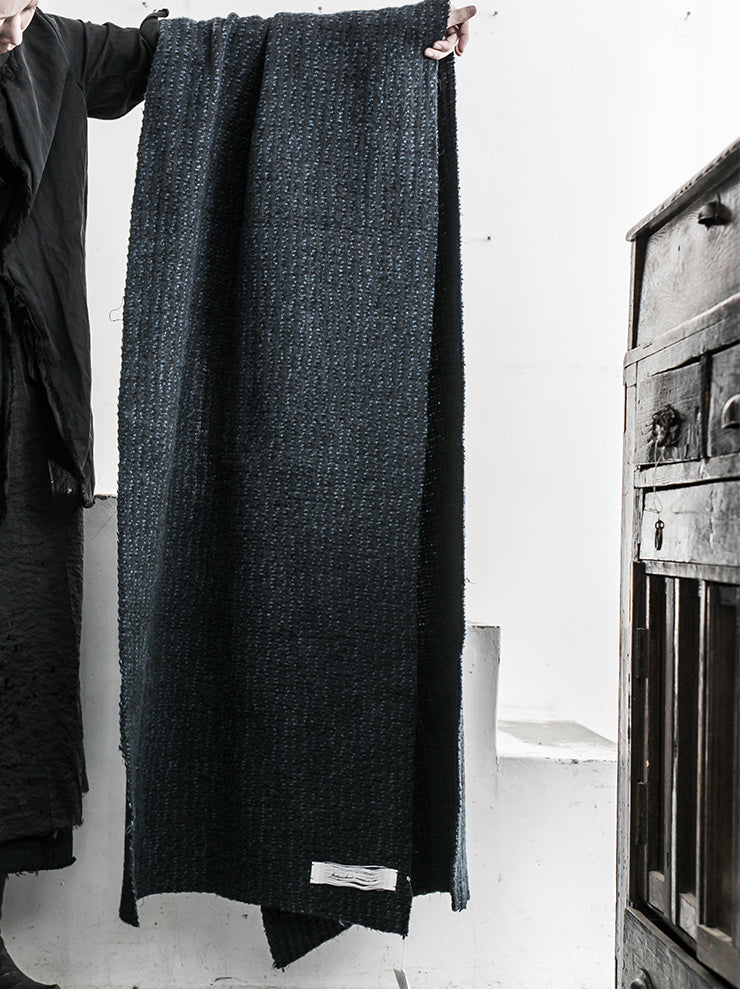 individual sentiments<br> Stole INDIGO × BROWN
