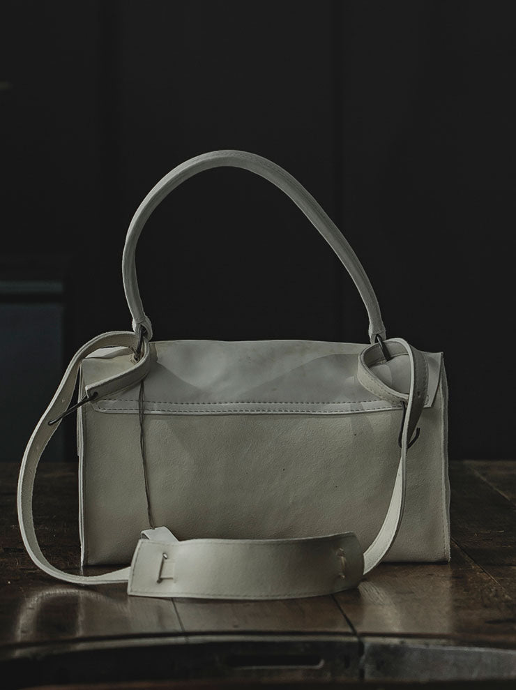 tagliovivo<br> Shoulder bag M / WHITE