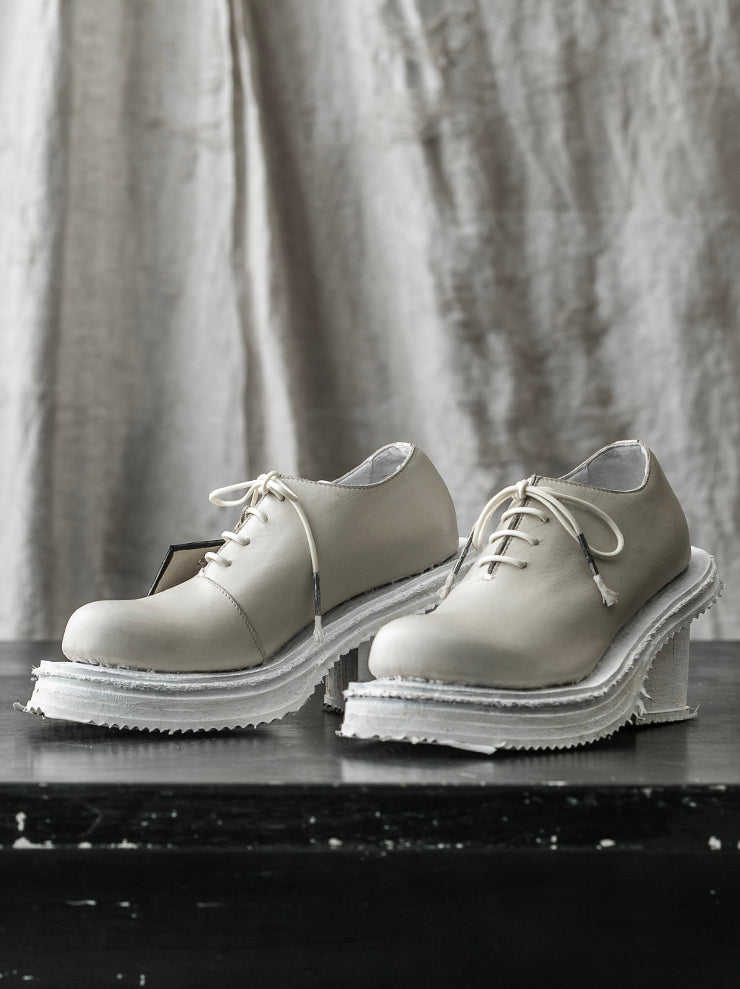 MATTHIAS WINKLER<br />WOMENS デッドストックカウレザーウッドヒールシューズ HOCHMOOR / White