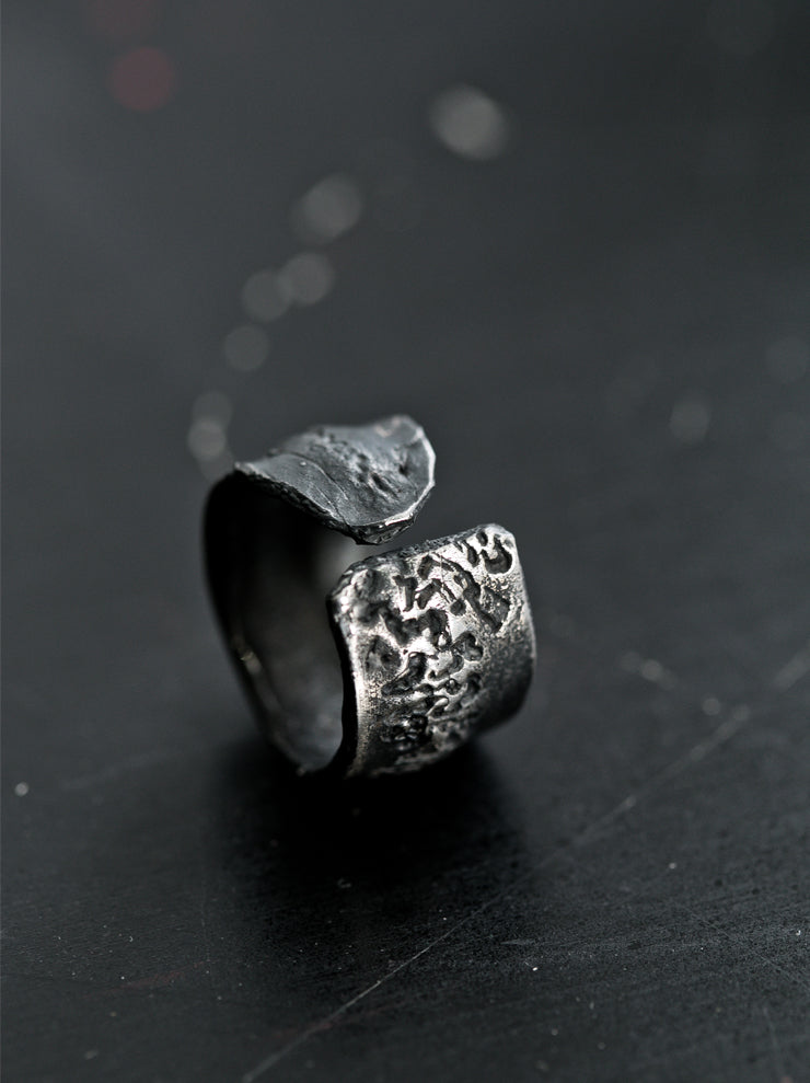DETAJ<br> PRIMITIVE RING / BLACK