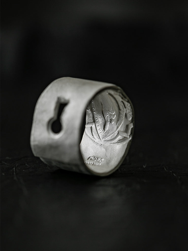 UMA WANG × DETAJ<br> KEYHOLE SILVER RING / WHITE