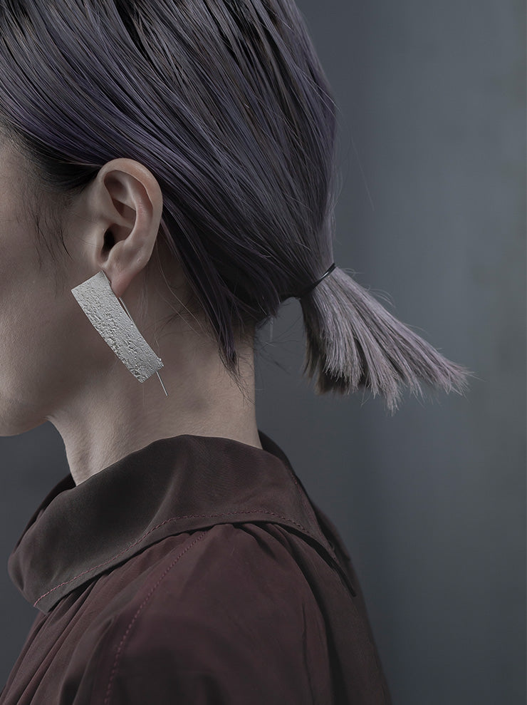 UMA WANG × DETAJ<br> CONCRETE SILVER EARRINGS / WHITE