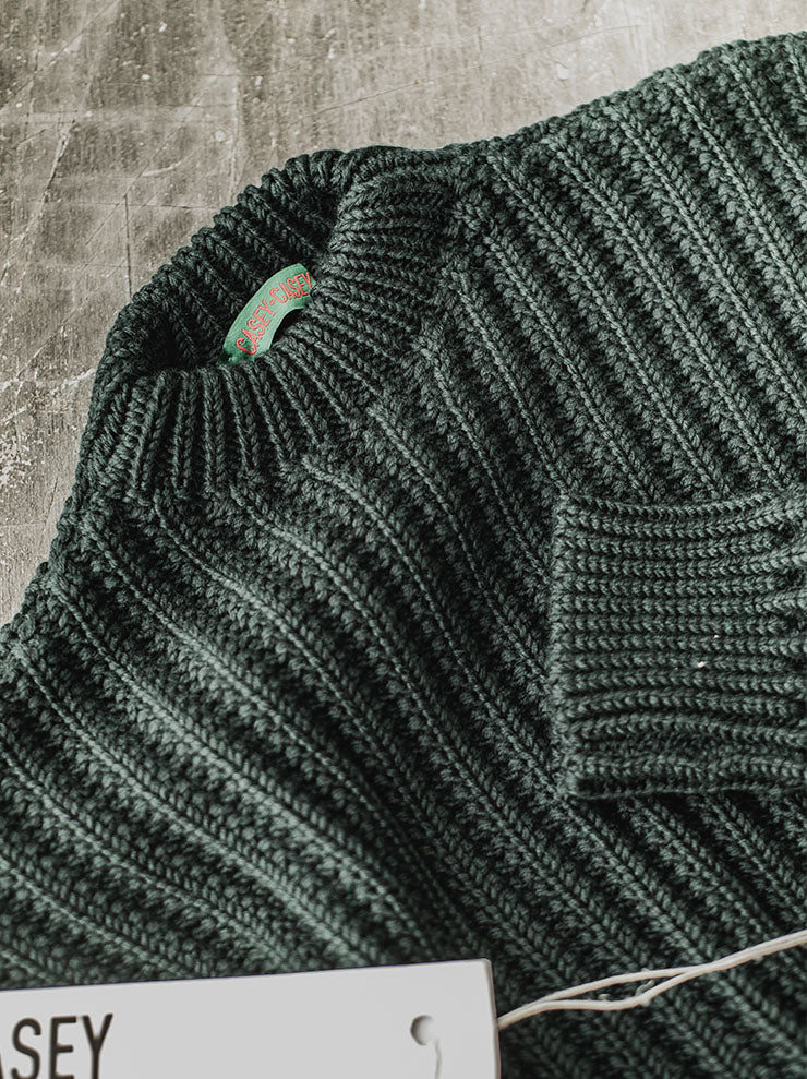 CASEY CASEY<br>UNISEX クルーネックオープンリブセーター / GREEN