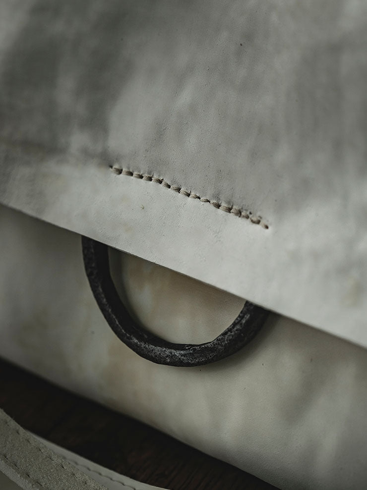 tagliovivo<br> Shoulder bag M / WHITE