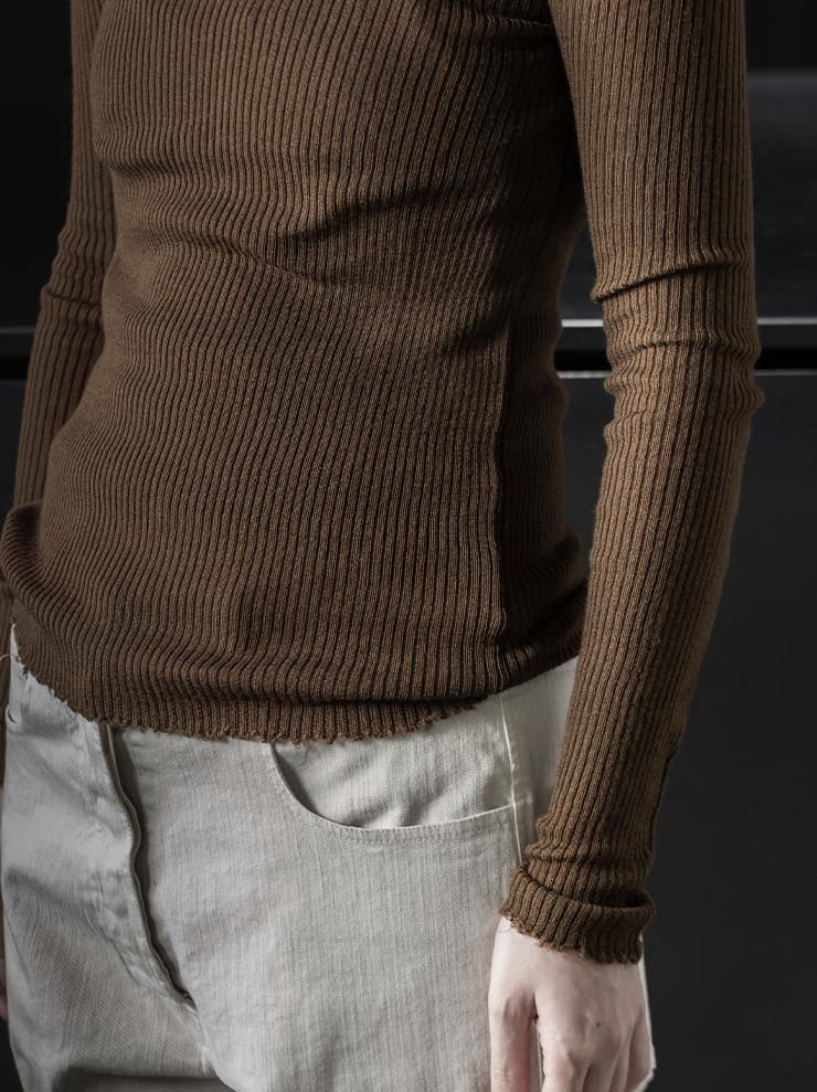 s°n / serien°umerica<br> WOMENS slim fit tops / OLIVA