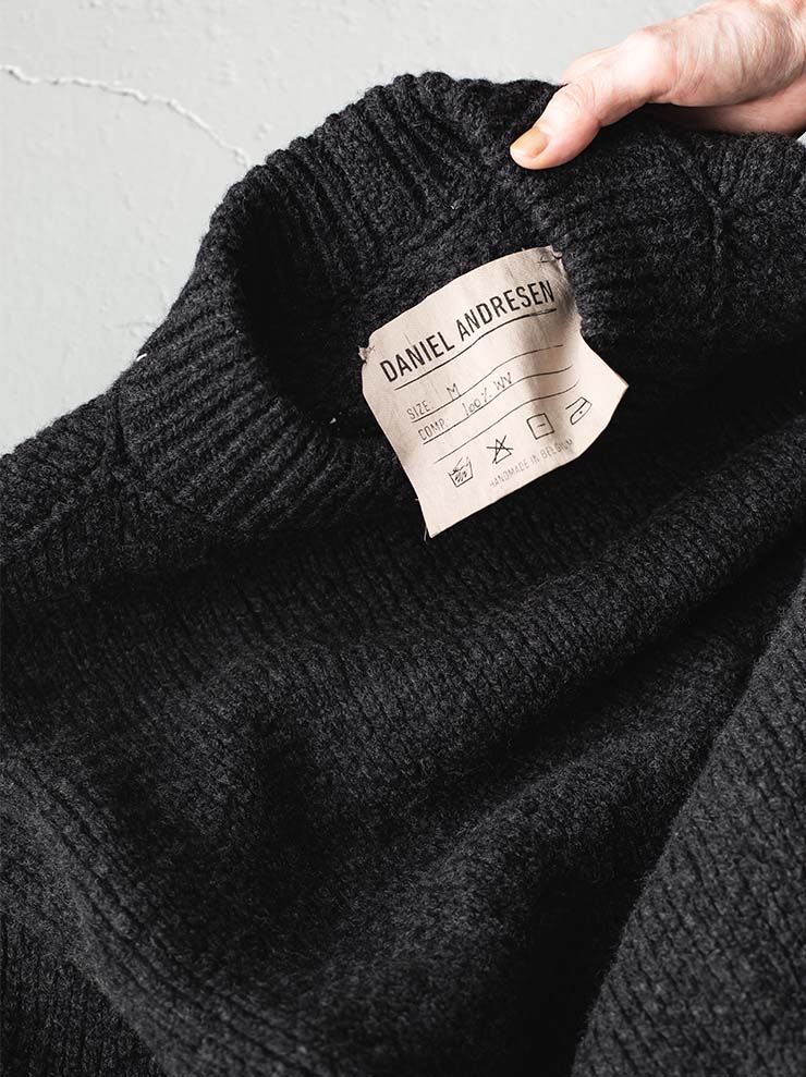DANIEL ANDRESEN<br> Lorikeet chunky pullover / Charcoal
