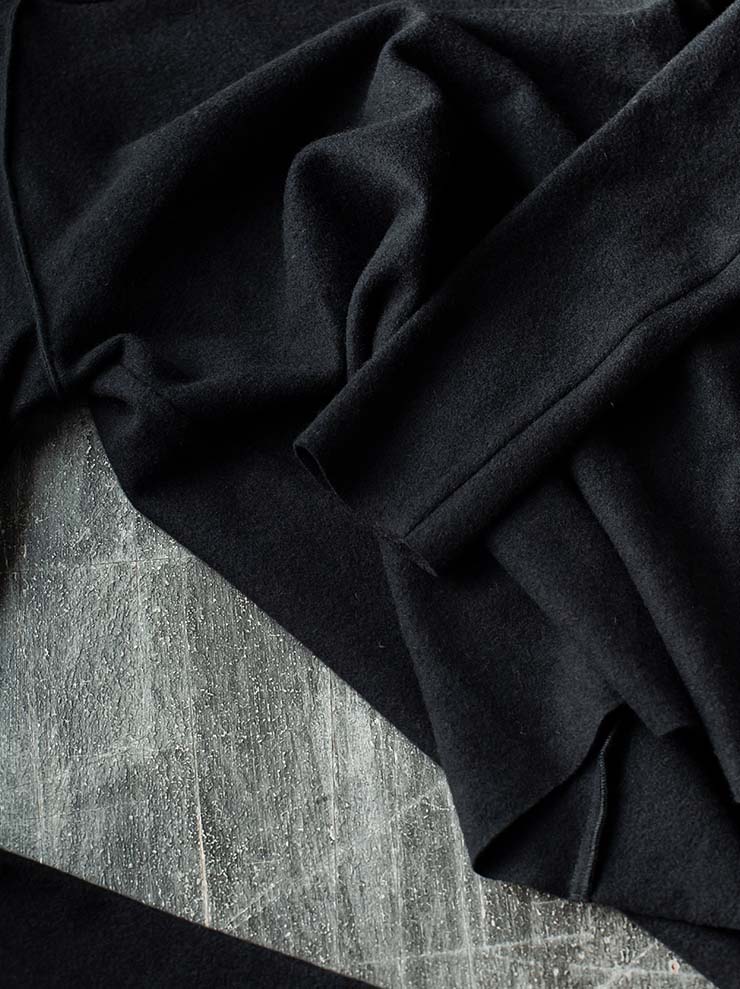 individual sentiments<br> UNISEX wool cashmere high neck tops / BLACK