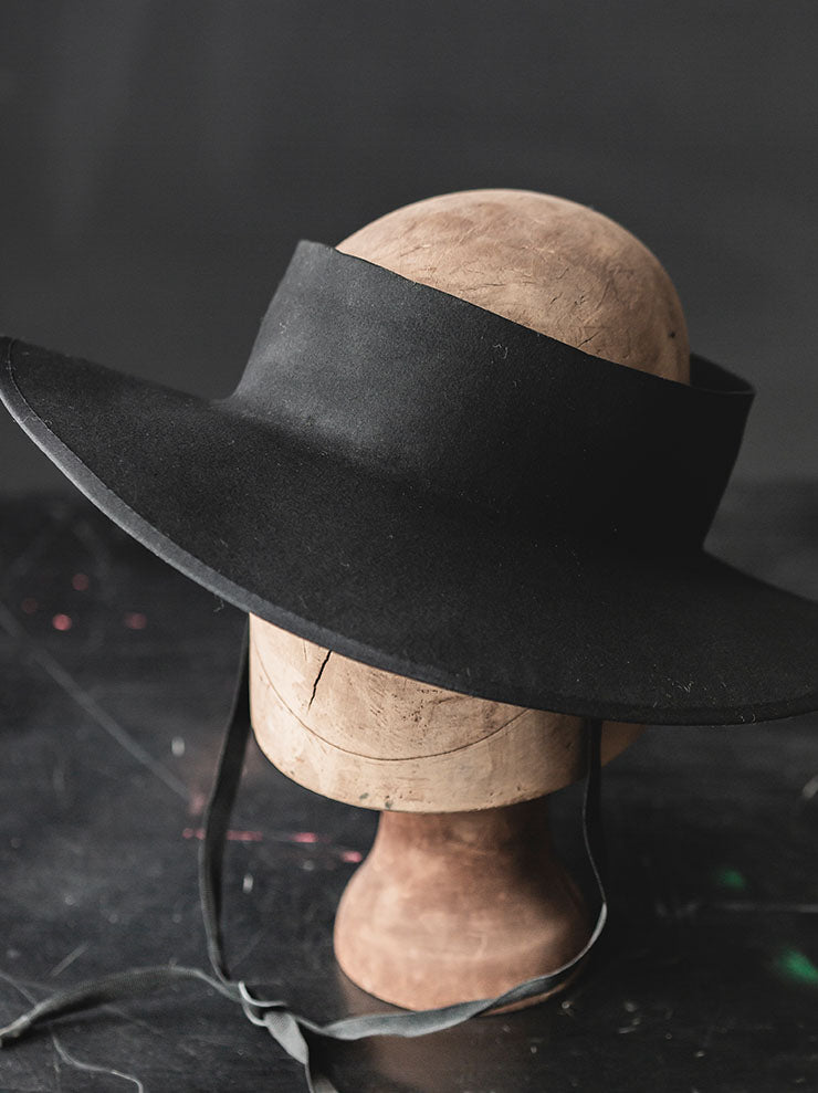 HORISAKI<br> Ribbon trimming & strap visor hat / BLACK EB
