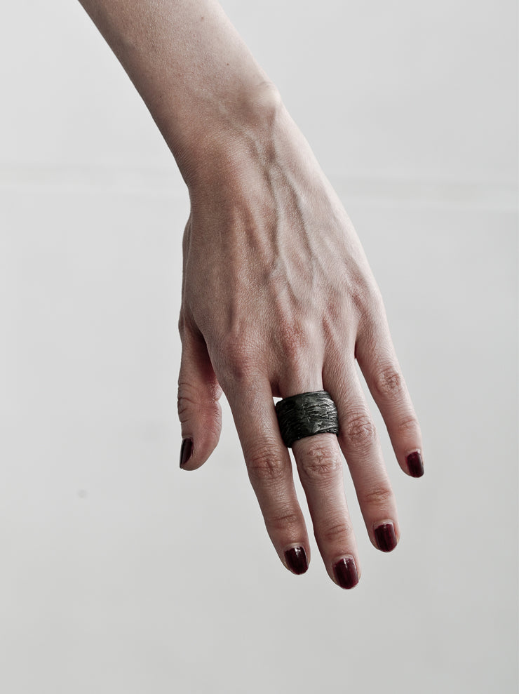 DETAJ <br>HAIR RING / BLACK