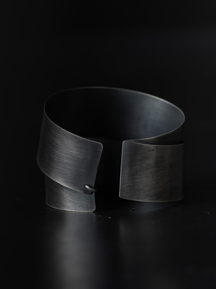 UMA WANG X DETAJ <br>COIL BANGLE / MATTE SILVER