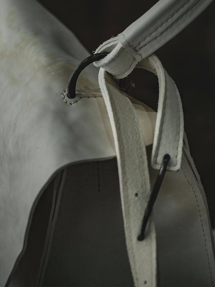 tagliovivo<br> Shoulder bag M / WHITE