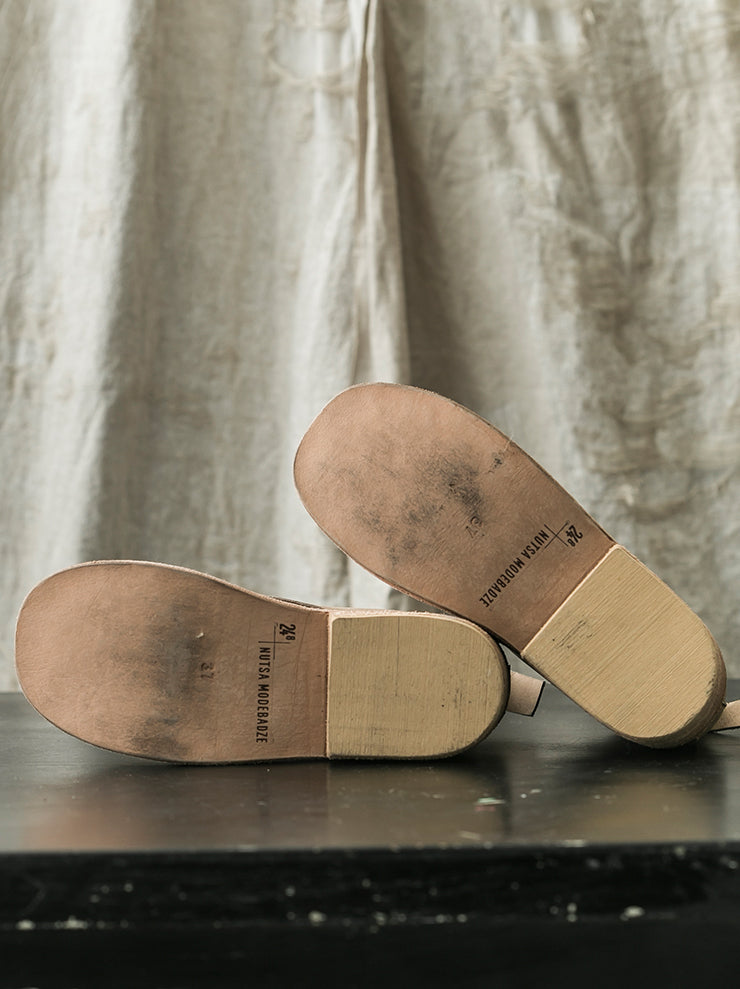 NUTSA MODEBADZE × 24th of AUGUST<br />ウィメンズレースアップシューズ NATURAL OIL × NATURAL SOLE　ブーツ