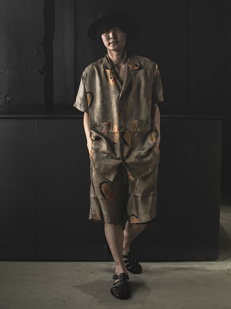 UMA WANG<br> MENS printed shorts / GRAY BLUE × TAN