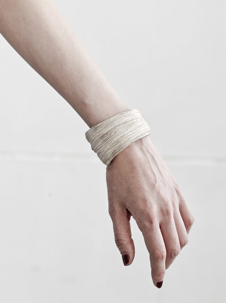 DETAJ<br> HAIR BANGLE / WHITE
