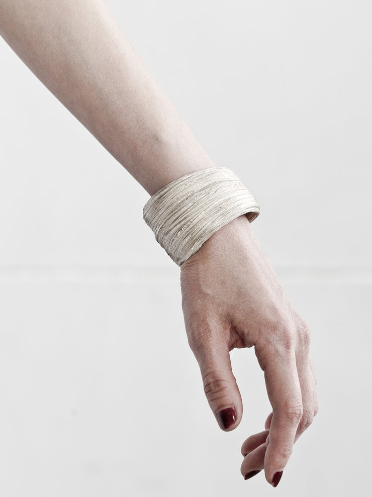 DETAJ<br> HAIR BANGLE / WHITE