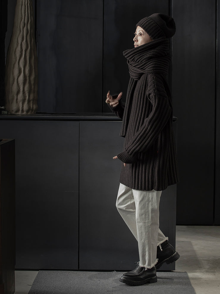 CASEY CASEY<br> UNISEX open rib long scarf / BROWN