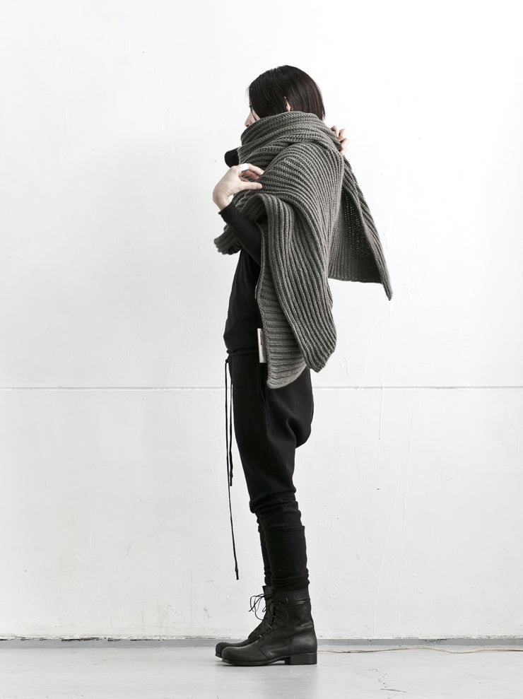 DANIEL ANDRESEN<br> AIRA Zip Stole MORO