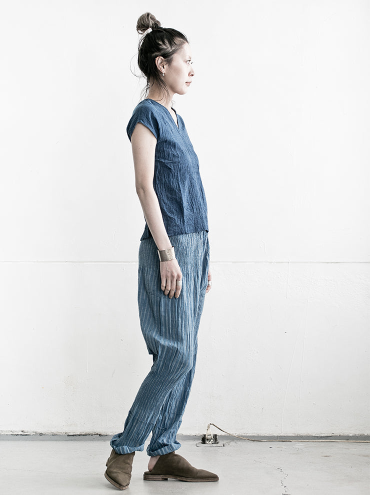 MAKU<br> Khadi cotton indigo V-neck tops
