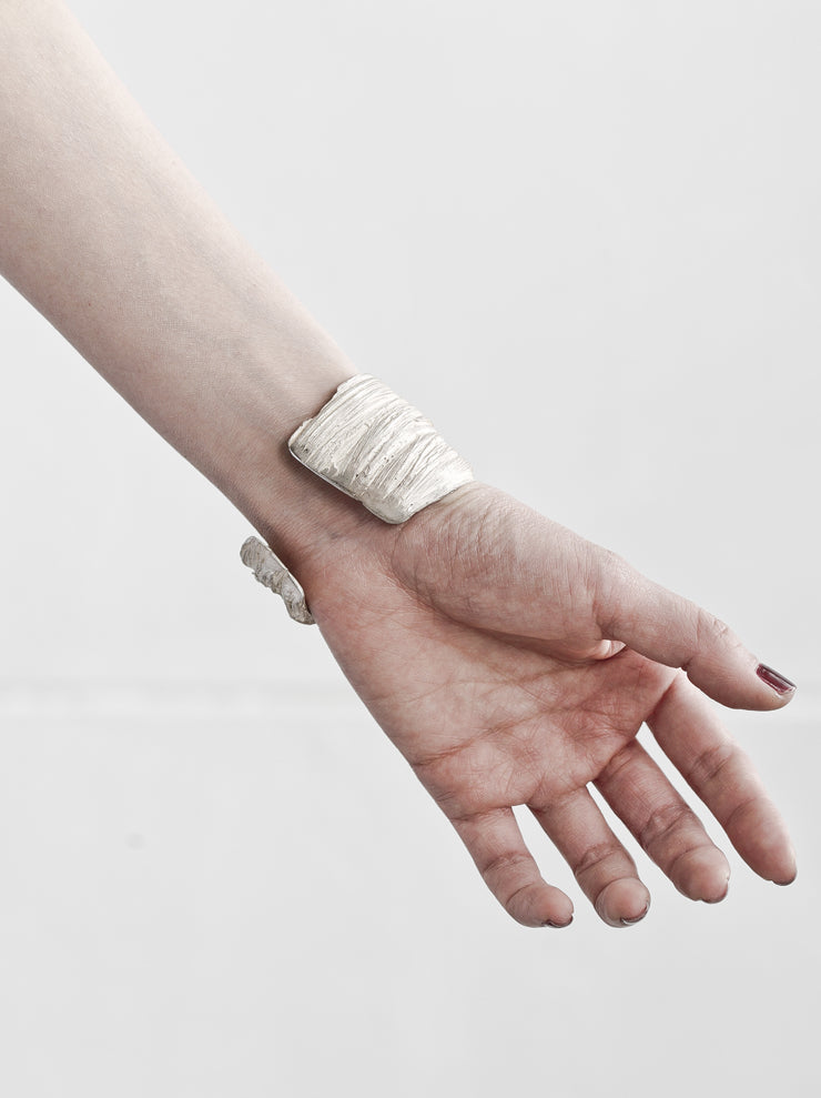 DETAJ<br> HAIR BANGLE / WHITE