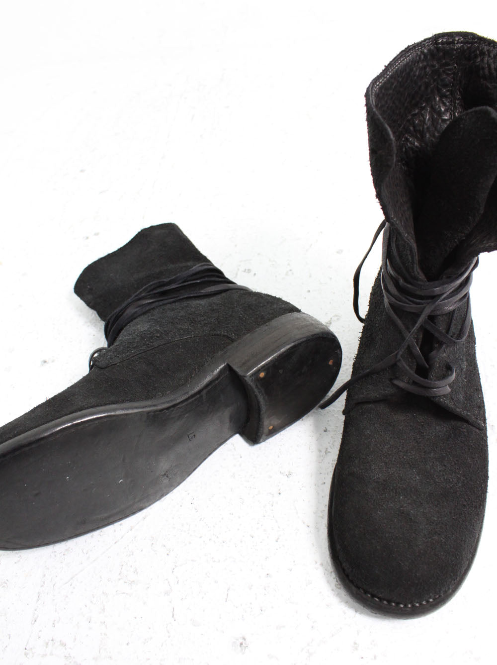 GUIDI<br>bison reverse lace up boots BLKT