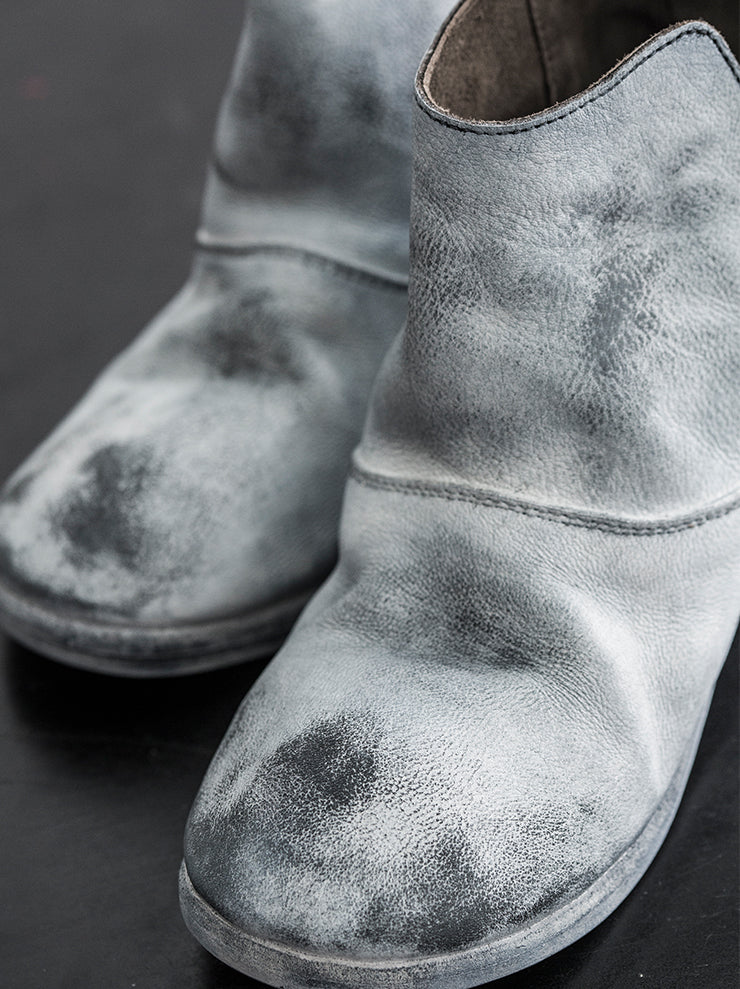 NUTSA MODEBADZE<br> Women's short boots ART WHITE