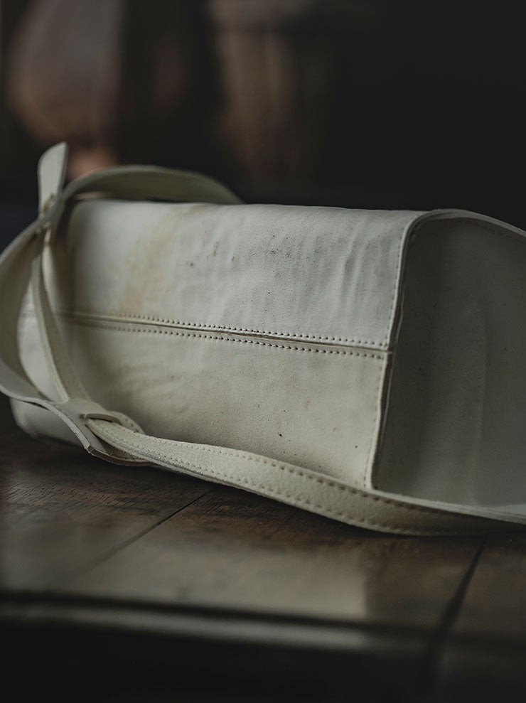 tagliovivo<br> Shoulder bag M / WHITE