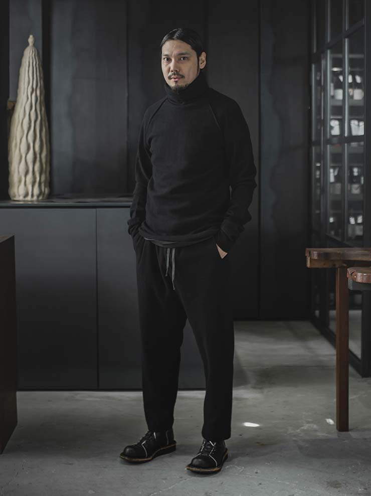 individual sentiments<br> UNISEX wool cashmere high neck tops / BLACK