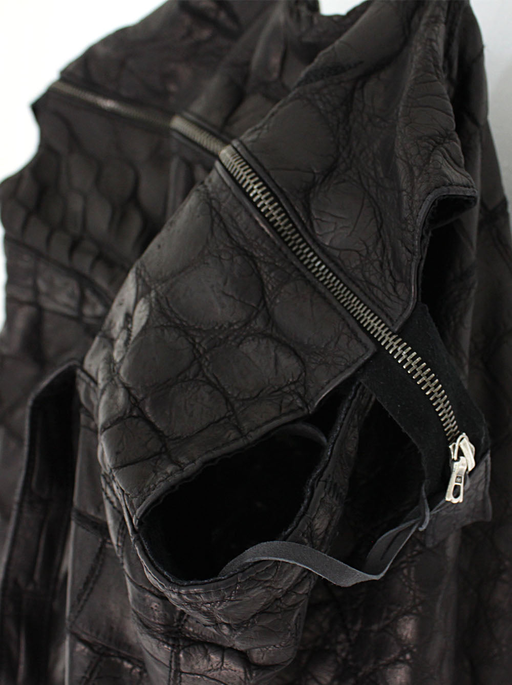 ISAAC SELLAM EXPERIENCE<br> crocodile leather bag
