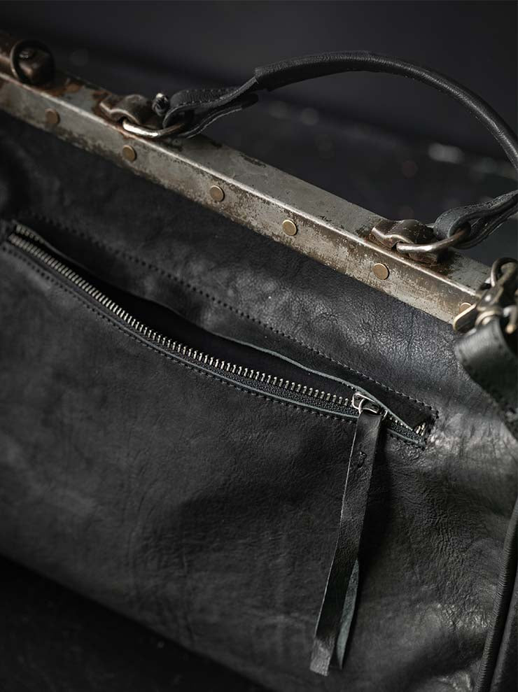 MDK – MIRANDA KALOUDIS<br>PARERCHOMAI BAG LARGE / HORSE LEATHER / BLACK