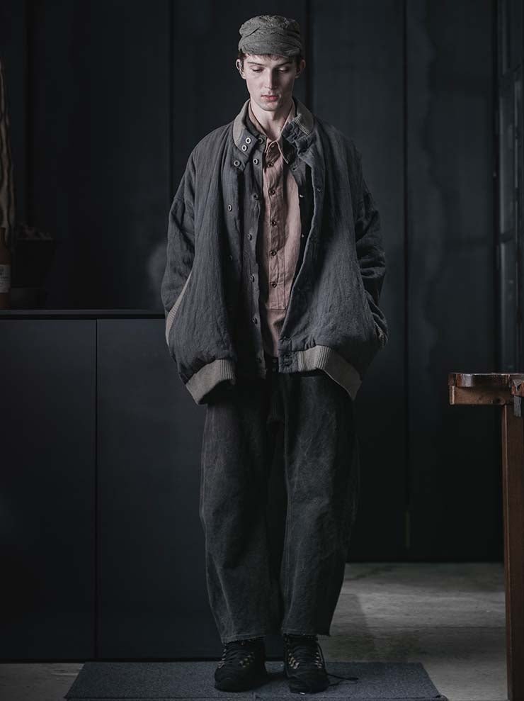EVAN SCOTT MONROE<br>Zeppelin Bomber / Oak Gall, Grey/Blue
