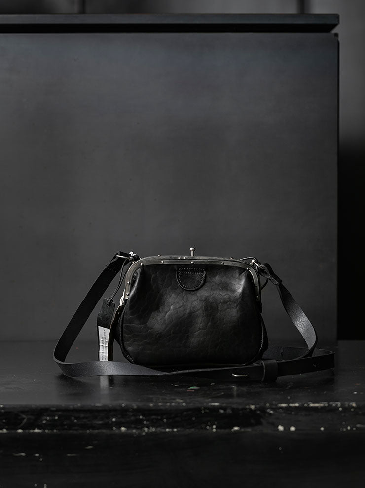 MDK – MIRANDA KALOUDIS<br>FRENCH LOCK BAG M / HORSE LEATHER / BLACK