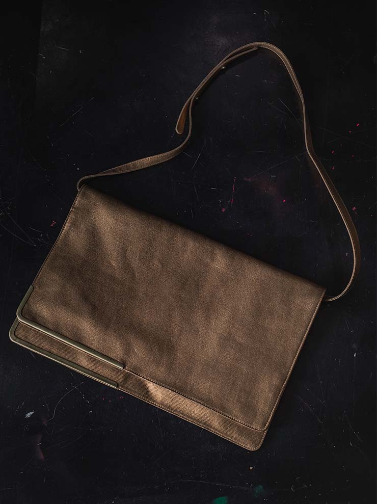 UMA WANG<br> Medium Flat Bag / GOLD