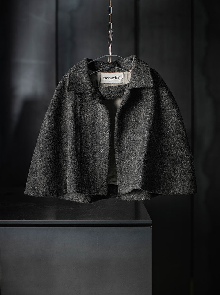 toward(s)<br>MERINO &amp; YAK WOOL BLEND CAPE / DARK GREY
