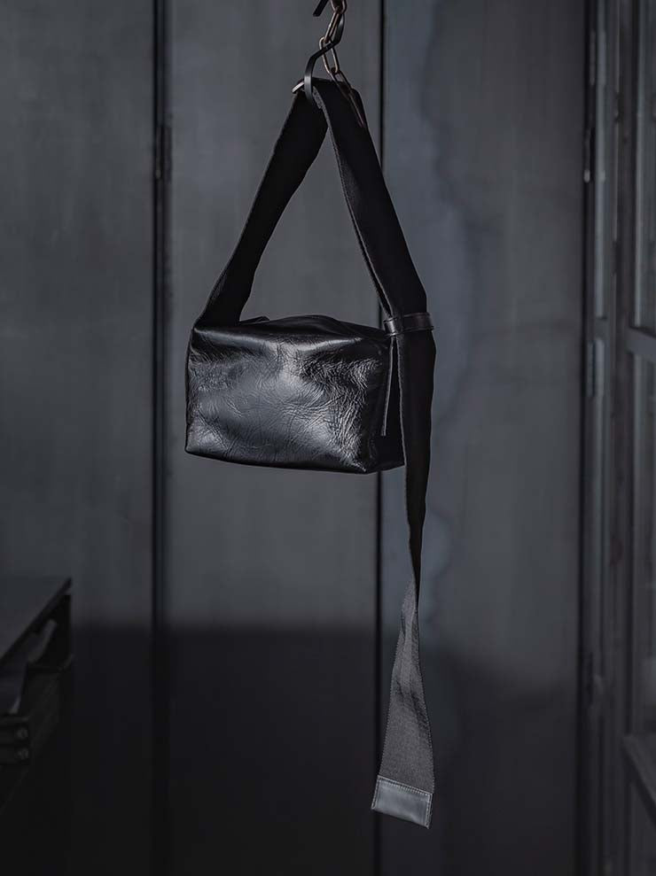 UMA WANG<br> Small shoulder bag / BLACK