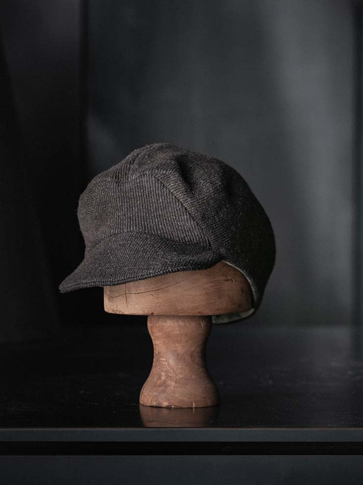 CHIAHUNG SU<br>SOFT STRUCTURE PANELED BRIM HAT / DARK BROWN